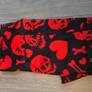 CVG Constantly Varied Gear bleeding love Capri Length leggings XL #011